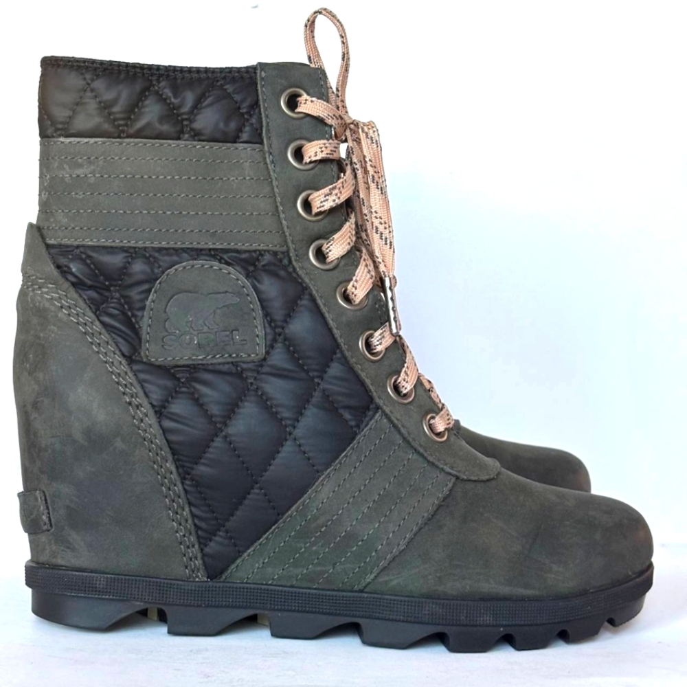SOREL. PLATFORM BOOT. WATER PROOF. MILITARY GREEN AND BALCK. SIZE 8.5 women